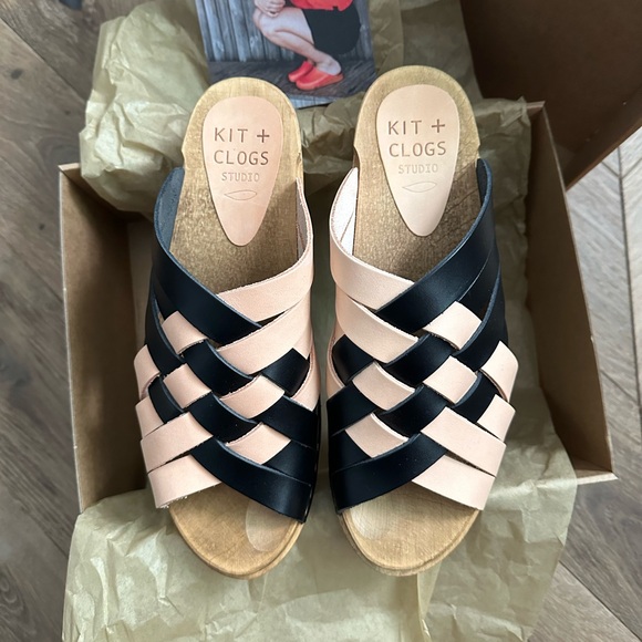 Kit + Clogs Studio Natural + Onyx Two-Tone Low Fält Clog - Picture 2 of 15